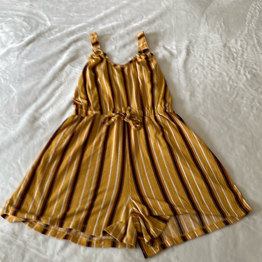 Girls striped jumper- Great condition. Perfect island vibe 🌴🌞🏖️